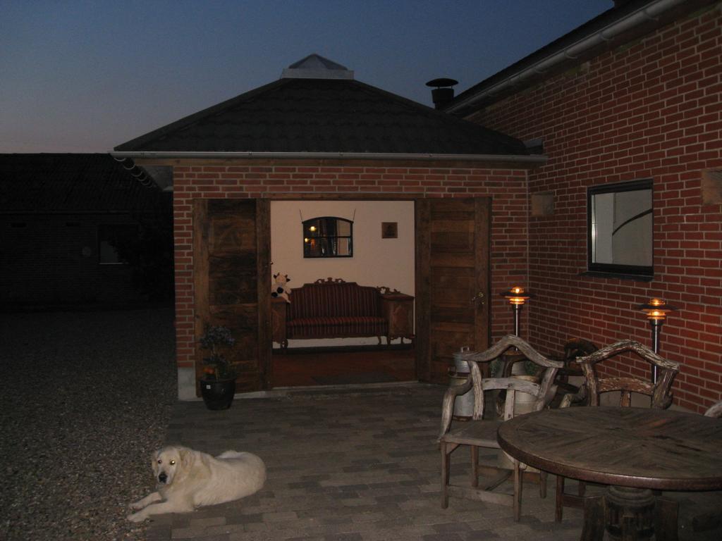 Den Gamle Kostald Bed & Breakfast Holsted Екстер'єр фото